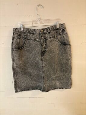 Vintage Bonjour Acid Wash Denim Skirt Snap Back Detail USA